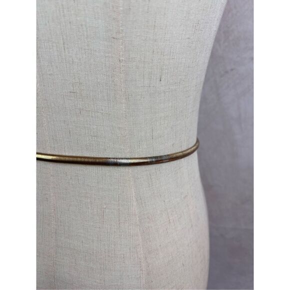Vintage Mod Gold Tone Stretch Belt - Picture 4 of 8